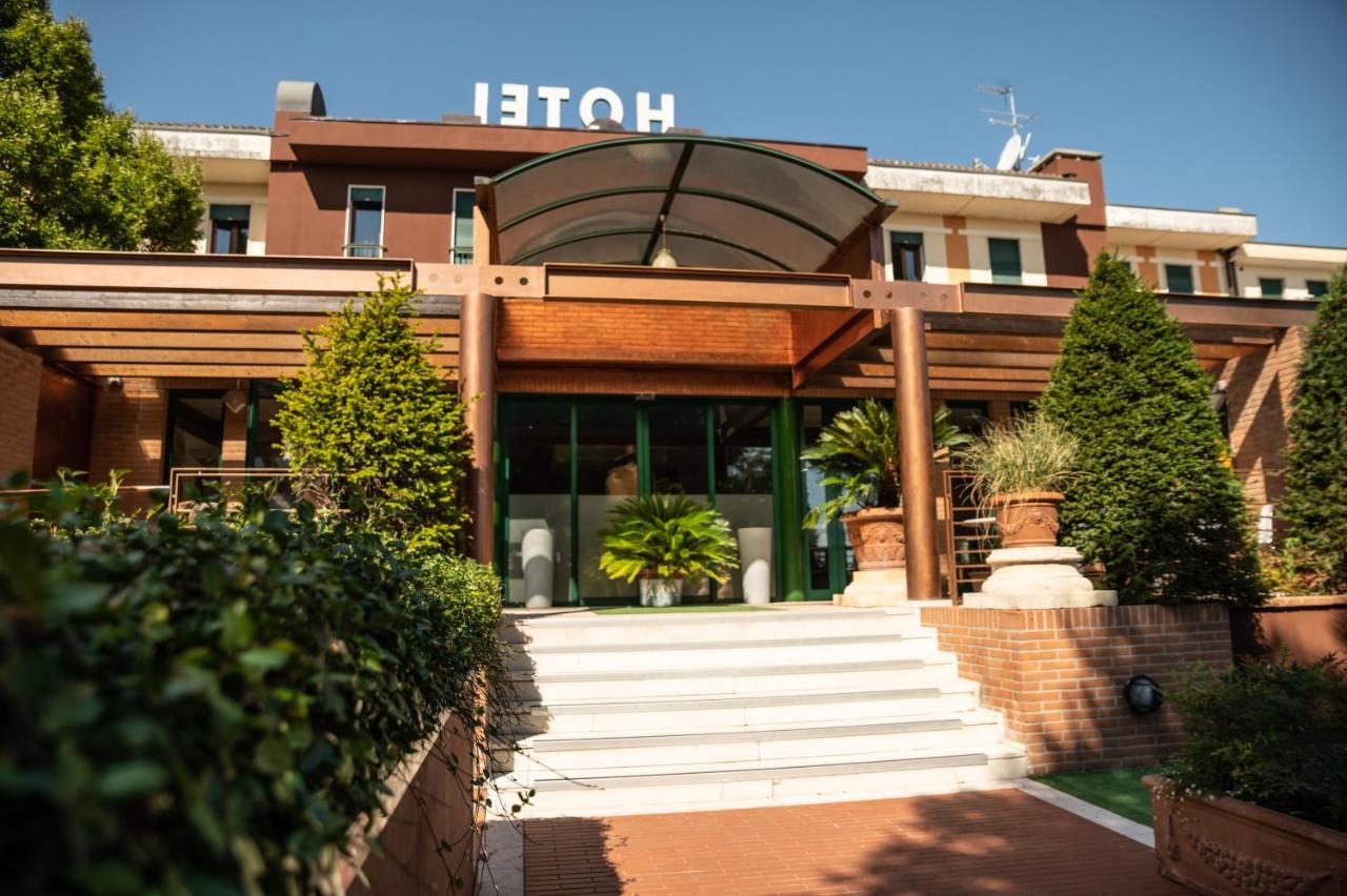 Hotel Querini Budget & Business Hotel Sandrigo Esterno foto